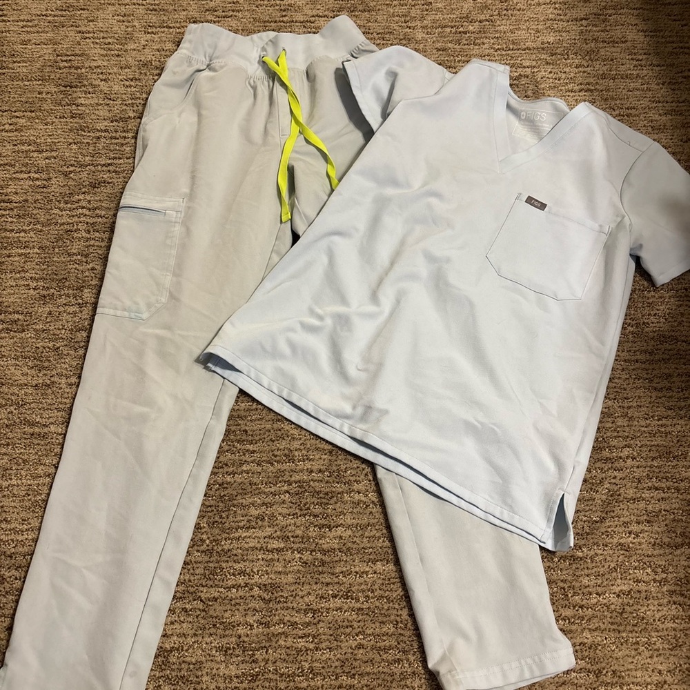 Light Blue Figs Scrub Set